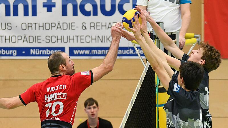 Thiago Welter (links) und der VC Eltmann wollen in Regensburg ihre erste Saisonniederlage schnell vergessen machen.