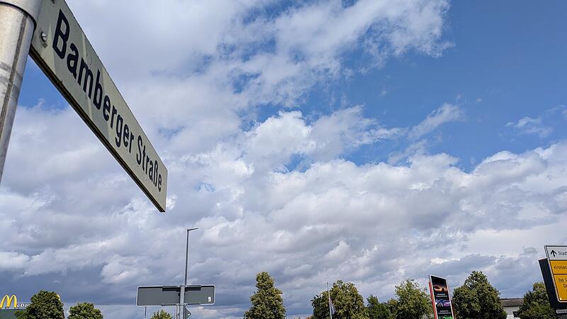 Die Bamberger Stra&szlig;e in Lichtenfels ist am Dienstag (15.7.2025) Schauplatz einer mehrst&uuml;ndigen Polizeidurchsuchung geworden.