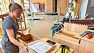 Besucher können sich von der Kreativität und dem handwerklichem können der elf Schreinergesellen überzeugen.Andreas Grimm Besucher können sich von der Kreativität und dem handwerklichem können der elf Schreinergesellen überzeugen.Andreas Grimm