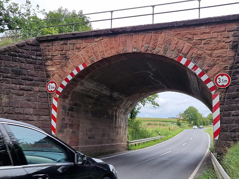 Die Br&uuml;cke bei Arnshausen.