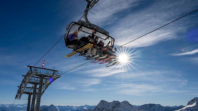 Start der Skisaison an der Zugspitze
