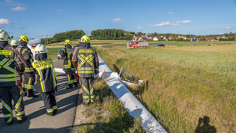 Dreifache Notlandung: Drei Segelflieger müssen zeitgleich neben der A73 notlanden Dreifache Notlandung: Drei Segelflieger müssen zeitgleich neben der A73 notlanden