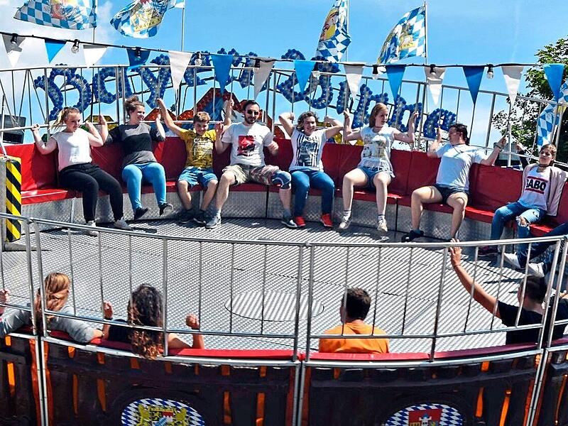 Die „Bayern-Wippe wirkt unscheinbar, hat es aber in sich und ist auf dem Schützenfest nicht wegzudenken.FT-Archiv Die „Bayern-Wippe wirkt unscheinbar, hat es aber in sich und ist auf dem Schützenfest nicht wegzudenken.FT-Archiv