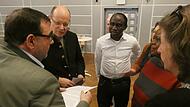 Die Herzogenauracher Flüchtlingsbetreuer baten Gesundheitsminister Klaus Holetschek, sich für Martins und Elizabeth Lawani einzusetzen. Beide arbeiten im Herzogenauracher Altenheim.
