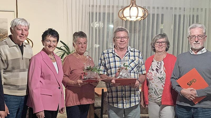 Das Foto zeigt (von links) MdL Holger Grie&szlig;hammer, Ewald N&uuml;ssel (Ehrenmitglied), Inge Aures (Kreisvorsitzende), Uschi Kramer (Ehrung f&uuml;r zehnj&auml;hrige Mitgliedschaft), Klaus Zwickenpflug (30 Jahre), Vorsitzende Angelika Munk, Klaus M&uuml;ller (50 Jahre)...