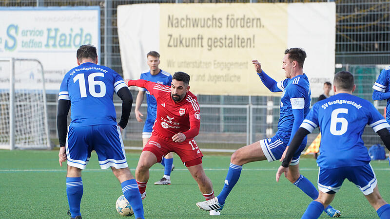 Die Defensive des SV Gro&szlig;garnstadt bekam Tayfun &Ouml;zdemir nicht in den Griff: Der 36-J&auml;hrige erzielte drei Tore.