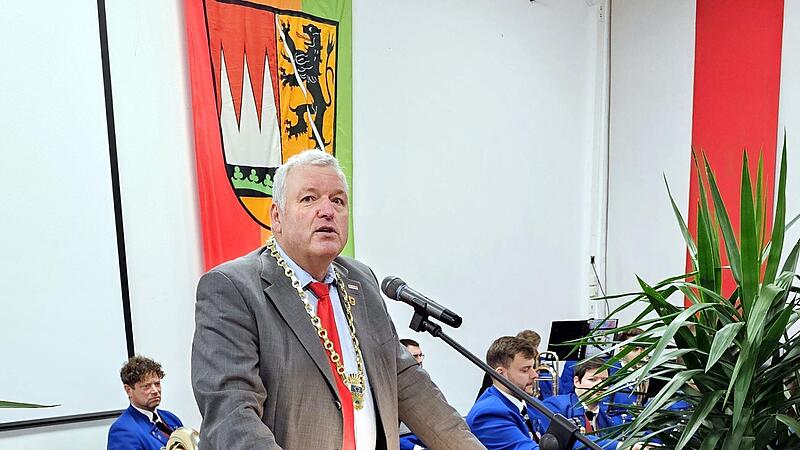 B&uuml;rgermeister J&uuml;rgen Hennemann ist froh &uuml;ber jeden B&uuml;rger, der sich ehrenamtlich engagiert.