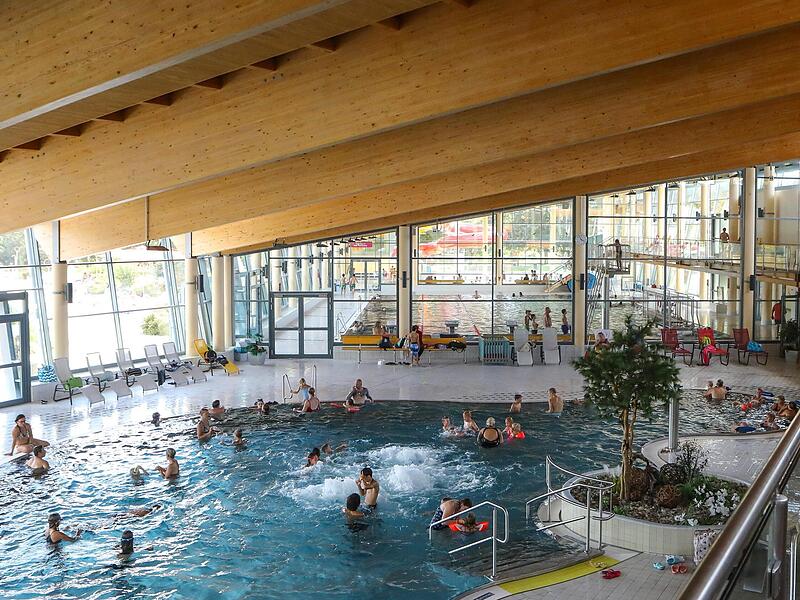 Königsbad ForchheimForchheim & Fränkische Schweiz Wegen der Haushaltskrise in Forchheim: Auf die Attraktivierung des Königsbads muss vorerst verzichtet werden.