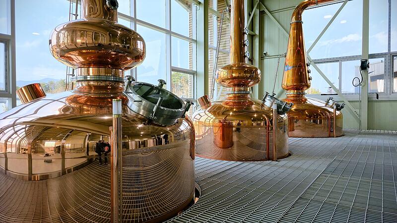 Neben Brauereien fertigt Kaspar Schulz auch M&auml;lzereien und Whisky-Destillen aus Kupfer, etwa die Kimchangsoo Distillery in Korea.