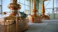 Neben Brauereien fertigt Kaspar Schulz auch Mälzereien und Whisky-Destillen aus Kupfer, etwa die Kimchangsoo Distillery in Korea. Neben Brauereien fertigt Kaspar Schulz auch Mälzereien und Whisky-Destillen aus Kupfer, etwa die Kimchangsoo Distillery in Korea.