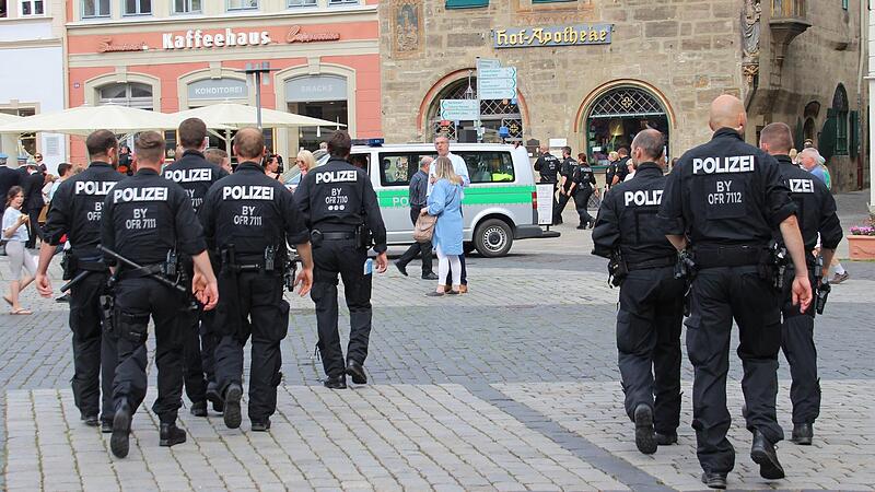 Die Polizei zeigt während des CC-Pfingstkongresses viel Präsenz in Coburg. Die Polizei zeigt während des CC-Pfingstkongresses viel Präsenz in Coburg.