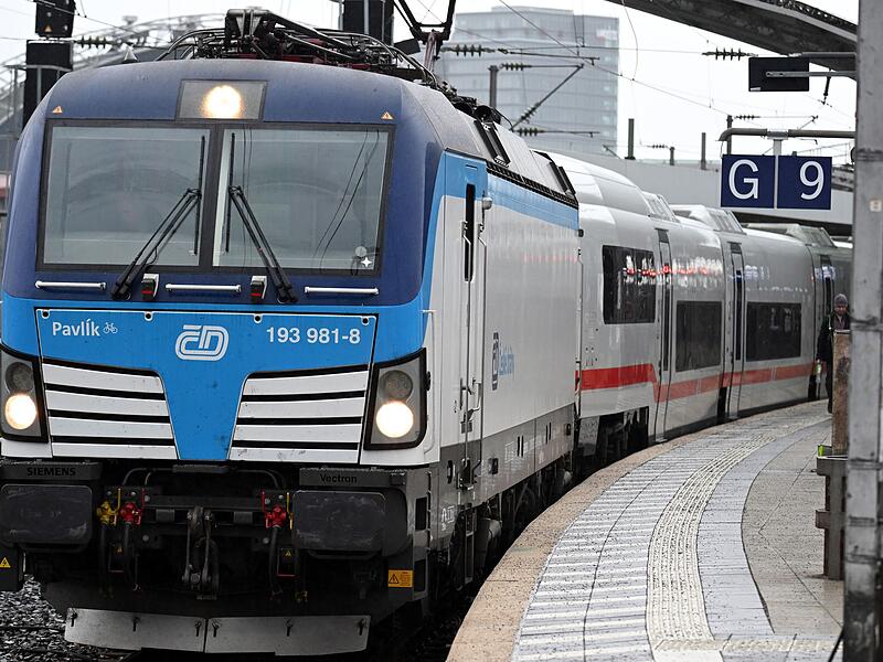 Tschechische Lok zieht neuen ICE L