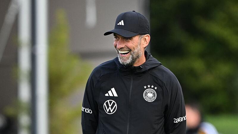 Fußball-Nationalmannschaft: Training Immer ein Grinsen auf dem Gesicht: Jürgen Klopp während einer Einheit in Herzogenaurach.