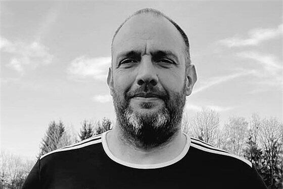 Stefan K&uuml;fner, Trainer der Fu&szlig;ballerinnen des SV Fortuna Untersteinach, ist tot.