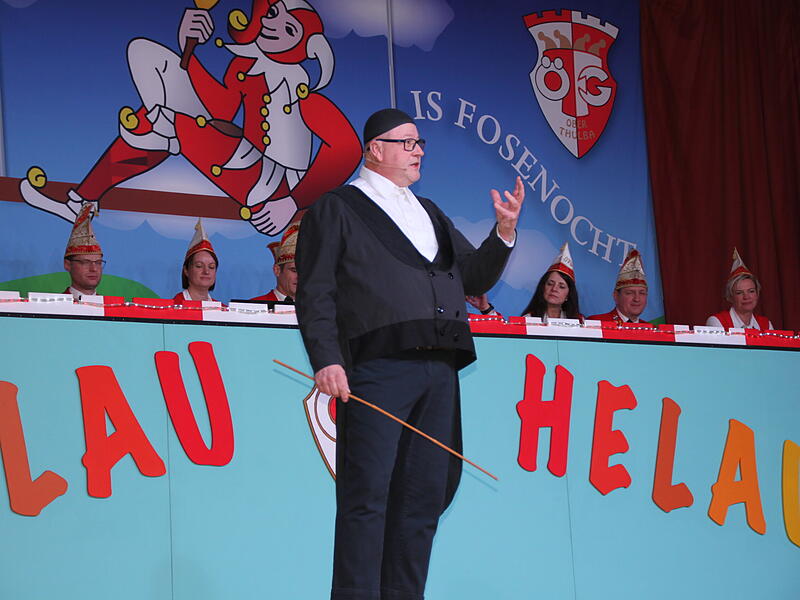 Auch Michael von Pr&uuml;mmer zog als Lehrer L&auml;mpel das Publikum in seinen Bann.