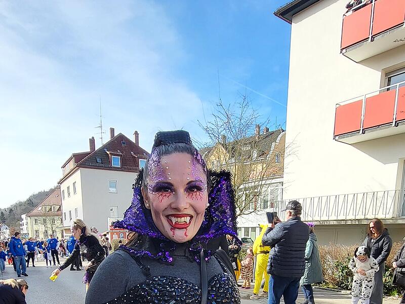 Viel los war am Faschingsdienstag, 4. März 2025, beim Faschingszug in Bad Brückenau.