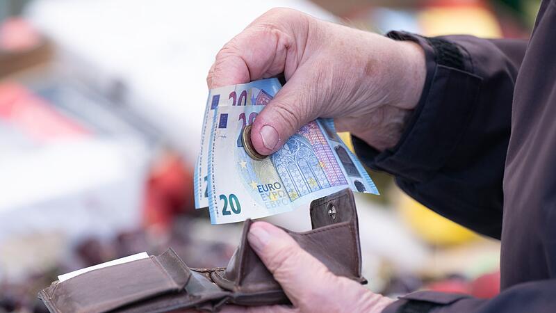 Die Löhne steigen: Beschäftigte haben mehr Geld zum Ausgeben Die Löhne steigen: Beschäftigte haben mehr Geld zum Ausgeben