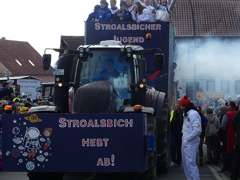 Faschingsumzug 2026Die sch&ouml;nsten Bilder des Faschingsumzug Ebenhausen 2026