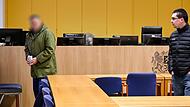 Auf dem Weg zur Anklagebank: Seit Ende Januar steht der ehemalige US-Soldat Tommy M. in Schweinfurt vor Gericht. Laut Staatsanwaltschaft soll er 1978 die damals 18-j&auml;hrige Cornelia H&uuml;mpfer get&ouml;tet haben.