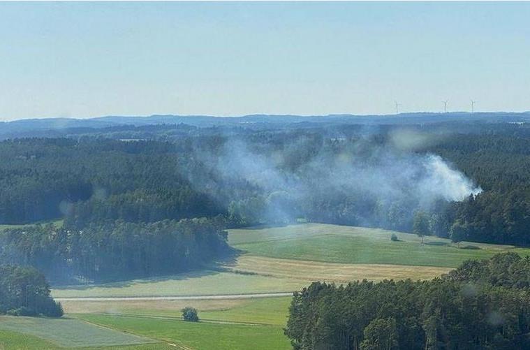 Waldbrand entdeckt! Klaus Dressel zeigt uns ein Bild von seinem Flug bei Tiefenlesau (Kreis Bayreuth).
