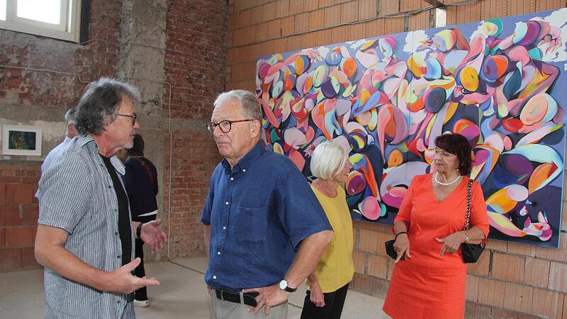Viele Besucher, die am Sonntagvormittag Lust auf Kunstgenuss hatten, kamen zur Vernissage im Turbinenhaus.