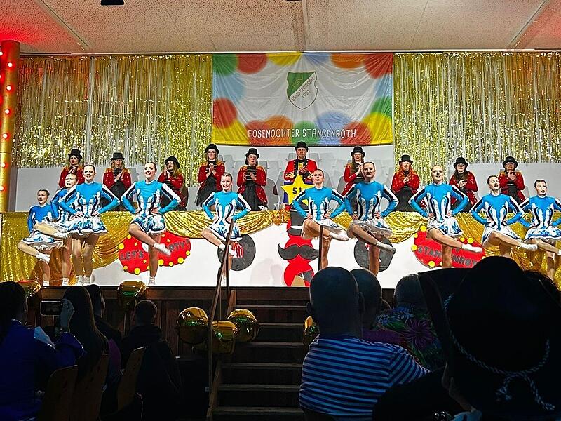 Die Prinzengarde in Aktion. Die Prinzengarde in Aktion.