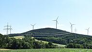 Eine geplante Windenergieanlage war das allumfassende Thema bei einer Sondersitzung des Stadtrates. Im Bild die bestehende Anlage bei Reuth/Kirchlein. Eine geplante Windenergieanlage war das allumfassende Thema bei einer Sondersitzung des Stadtrates. Im Bild die bestehende Anlage bei Reuth/Kirchlein.