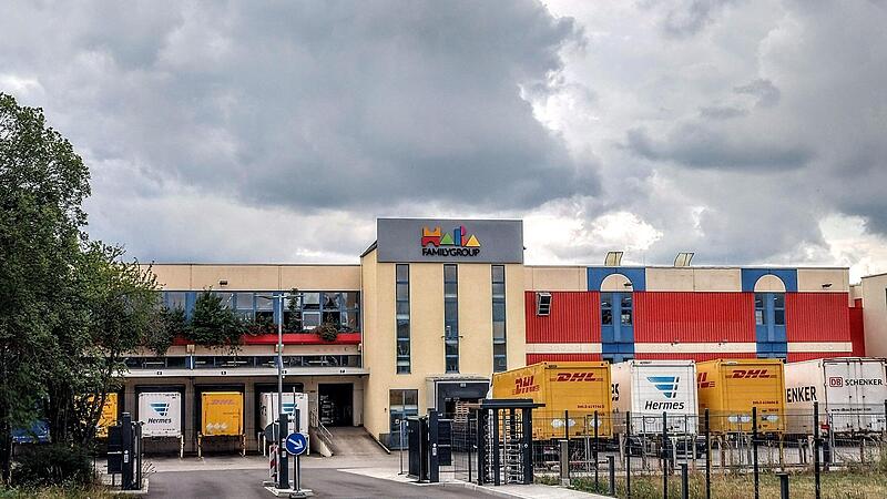 Dunkle Wolken über dem Sitz der Haba-Familygroup in Bad Rodach: Wie viele der insgesamt rund 1800 Arbeitsplätze abgebaut werden, ist aber noch nicht bekannt. Dunkle Wolken über dem Sitz der Haba-Familygroup in Bad Rodach: Wie viele der insgesamt rund 1800 Arbeitsplätze abgebaut werden, ist aber noch nicht bekannt.