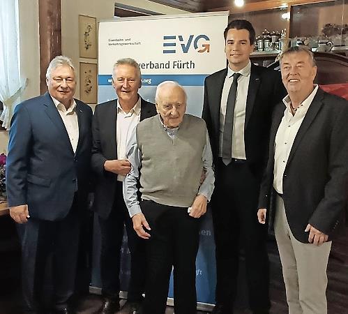 Von links: Martin Burkert, Fürths OB Thomas Jung, Günter Klar, Mattias Birkmann, Klaus Obst.