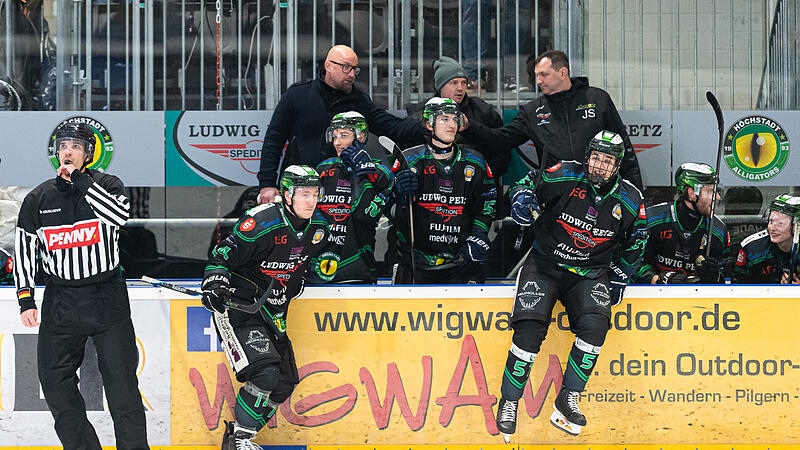 D&uuml;nn ist die Bank der Alligators, doch neben Trainer Morgan Persson (oben links) ist Sportvorstand J&ouml;rg Schobert (oben rechts) eine Konstante des HEC.