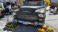 Blickfang für die Besucher: Der GMC Farmtruck war Teil eines Marktstandes.