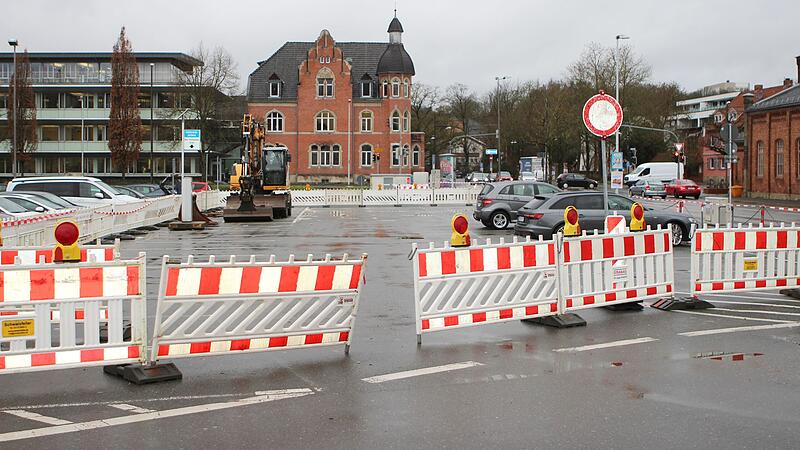 Parken: Bauarbeiten für Schranke am Parkplatz Anger in Coburg Parken: Bauarbeiten für Schranke am Parkplatz Anger in Coburg