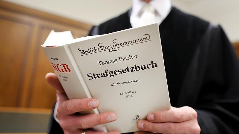 Wegen Volksverhetzung musste sich ein Angeklagter vor Gericht verantworten.