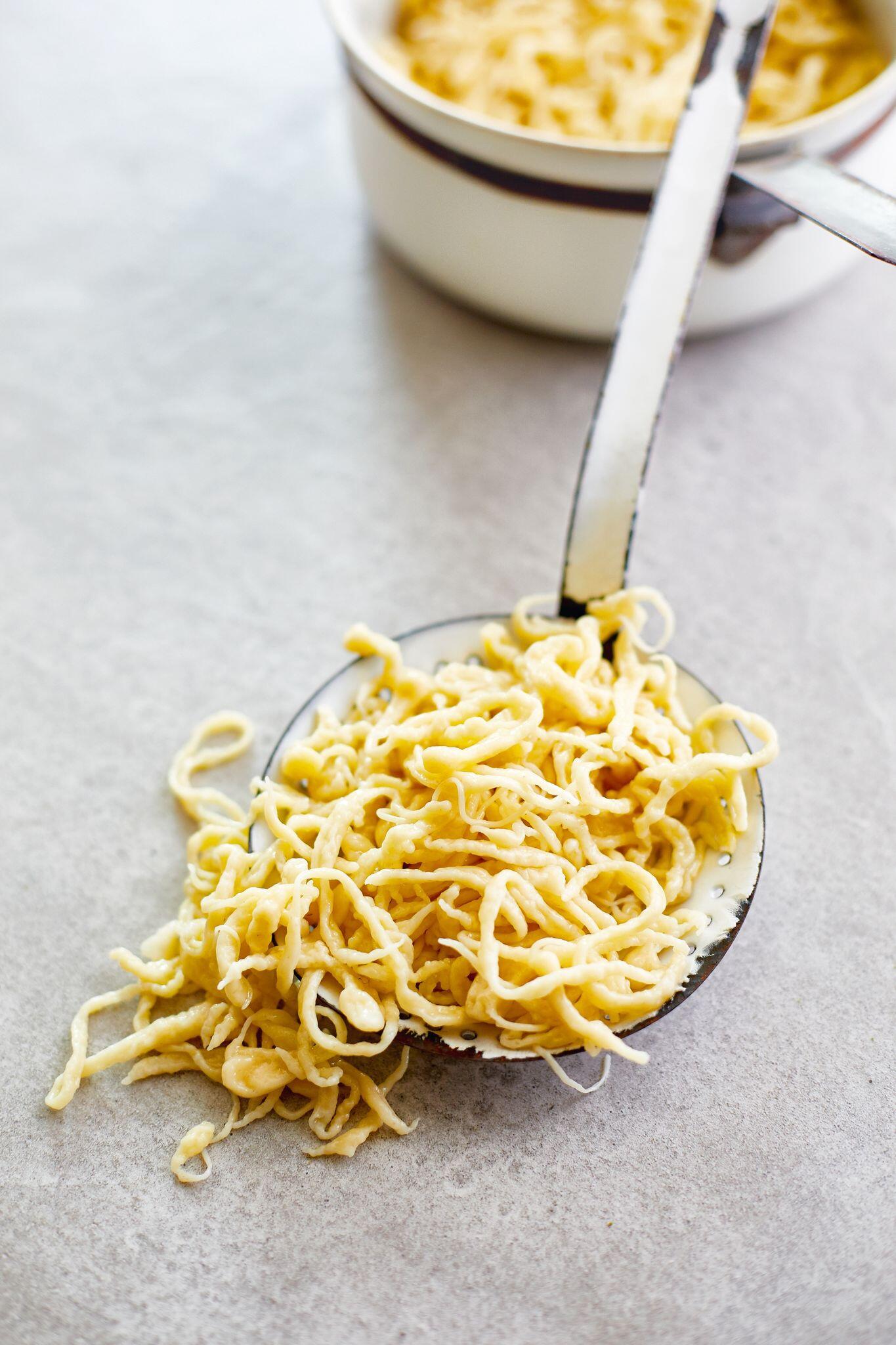 So macht man Spätzle selbst