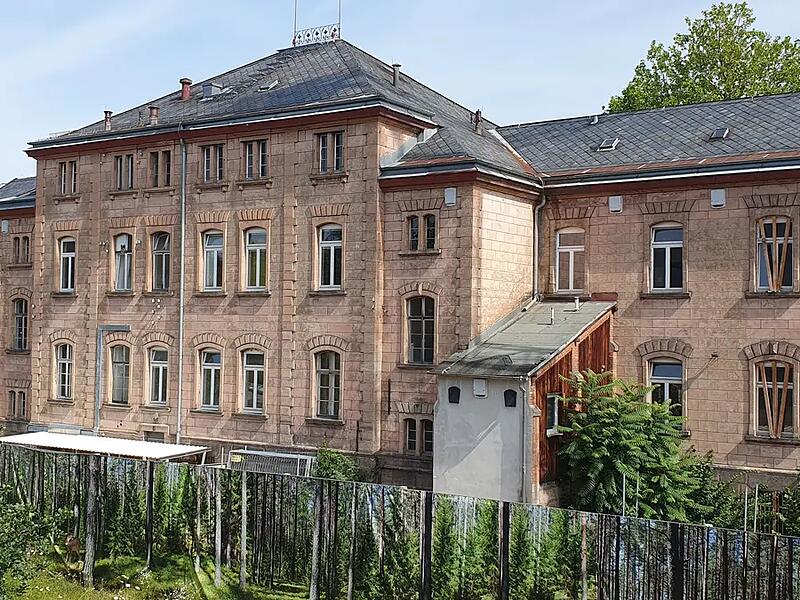 Der Tag des offenen Denkmals in Erlangen bietet einen Einblick in die ehemalige Heil- und Pflegeanstalt. Der Tag des offenen Denkmals in Erlangen bietet einen Einblick in die ehemalige Heil- und Pflegeanstalt.