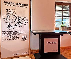 Der Medientisch in der Stadtbibliothek Bad Br&uuml;ckenau.