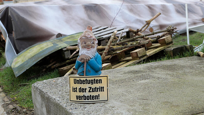 "Zutritt verboten" auf dem Grundst&uuml;ck der Toten in Unnersdorf