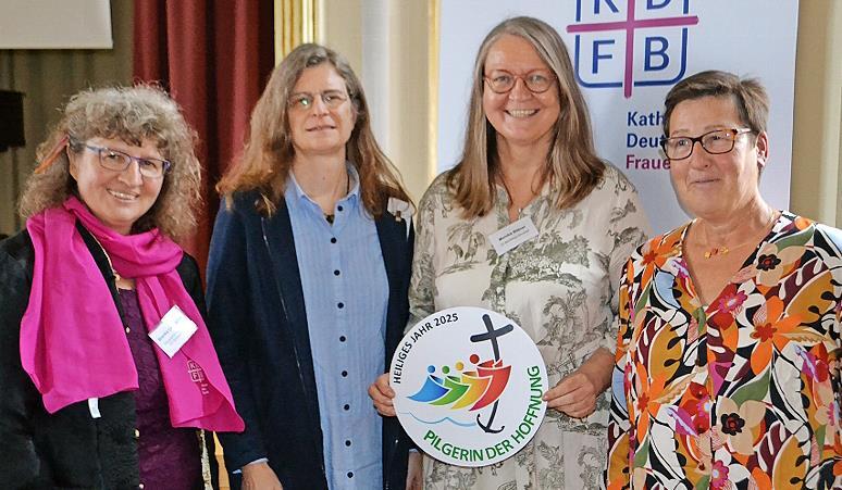 Das Vorstandsteam (v. l.) mit Bianka Lebküchler, Andrea M. Friedrich, Monika Bittner und Andrea Stocklassa – es fehlt Maria Kunzelmann.