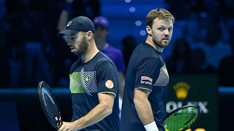 Entt&auml;uschender Auftakt f&uuml;r die Titelverteidiger Kevin Krawietz (rechts) und Tim P&uuml;tz bei den ATP Finals 2025 in Turin.