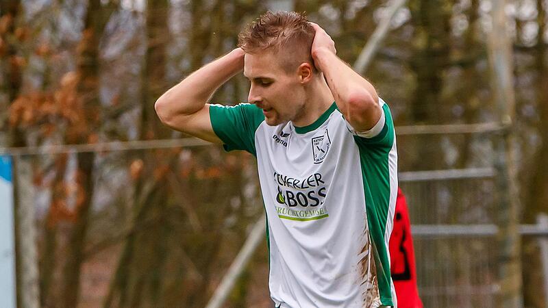 Hannes Michel und der VfR Katschenreuth haben zwar in der Landesliga Nordost mit 3:0 beim SV Unterreichenbach gewonnen, der Abstieg in die Bezirksliga steht einen Spieltag vor Saisonende trotzdem fest.