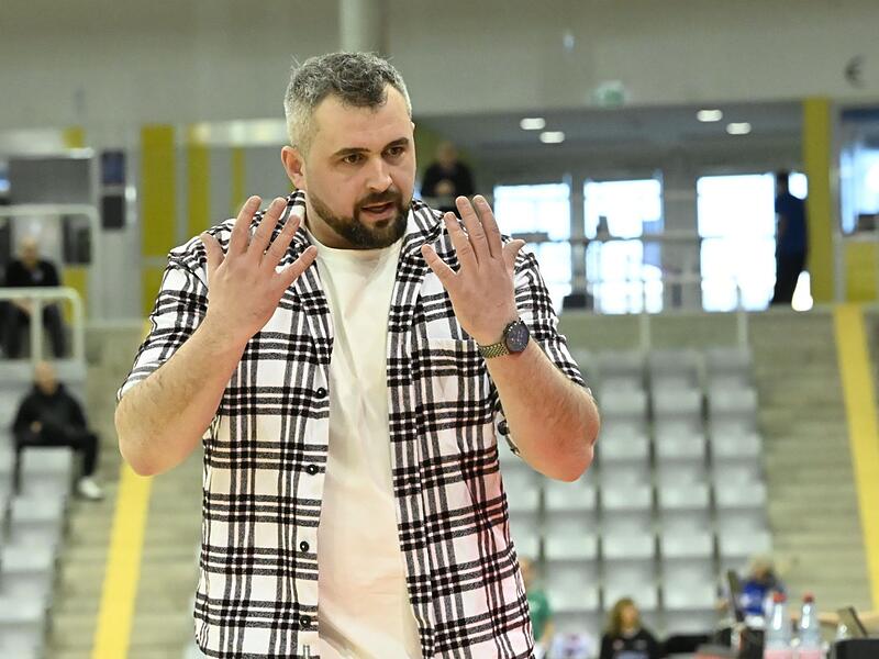 Immer mit 100 Prozent - oder mehr - an der Seitenlinie dabei: BBC-Trainer Patrick Seidel.