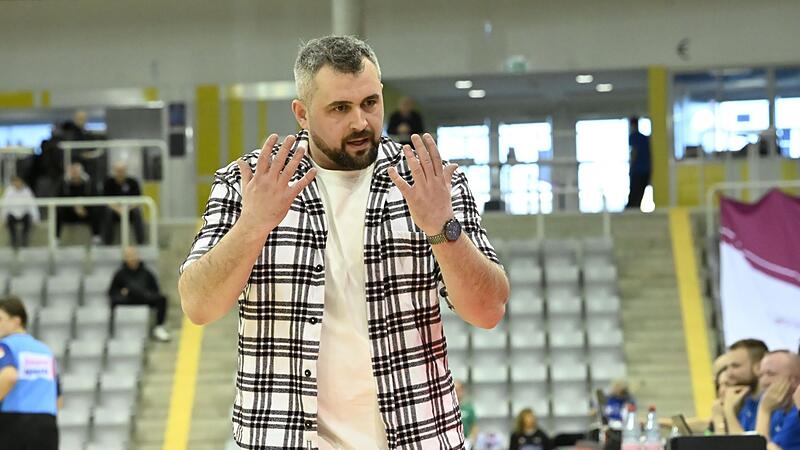Immer mit 100 Prozent - oder mehr - an der Seitenlinie dabei: BBC-Trainer Patrick Seidel. Immer mit 100 Prozent - oder mehr - an der Seitenlinie dabei: BBC-Trainer Patrick Seidel.