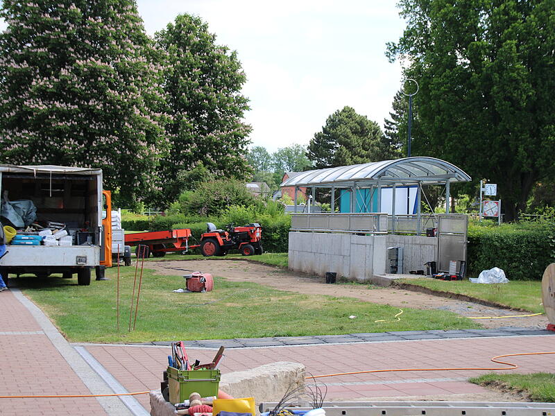 Schwimmbad, Gr&uuml;nfl&auml;che, Freibad