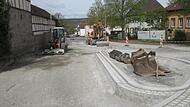 Am Kohlenberg an der Kindergarten-Kreuzung werden derzeit die Lichtmasten gesetzt. Am Kohlenberg an der Kindergarten-Kreuzung werden derzeit die Lichtmasten gesetzt.