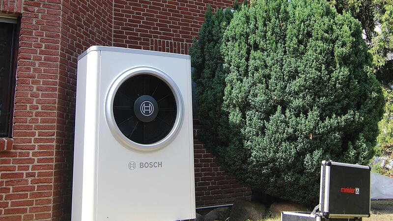 Die Bundestagsentscheidung zum Heizungsgesetz steht an. Der Einsatz von W&auml;rmepumpen wird heftig diskutiert.