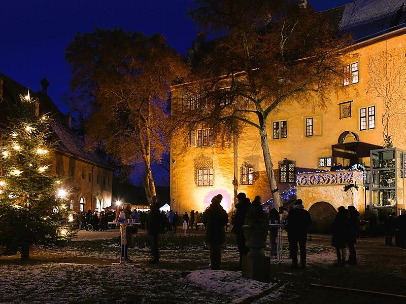Unter dem Motto &bdquo;Weihnachten auf Schloss Aschach&ldquo; &ouml;ffnen die Museen Schloss Aschach am 16./17. Dezember nochmals ihre T&uuml;ren.