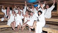 Eine frivol-lustige Komödie mit dem Titel „Der Sauna-Gigolo“ verspricht der Dreiakter der Theatergruppe „No etza fei – Bühne frei“ aus Wolfsdorf zu werden.&#160;&#160;