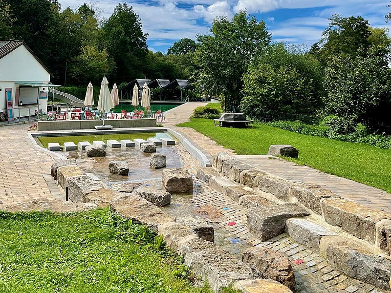 Naturbad Autenhausen Bereich für Kinder Kiosk und Schwimmbecken