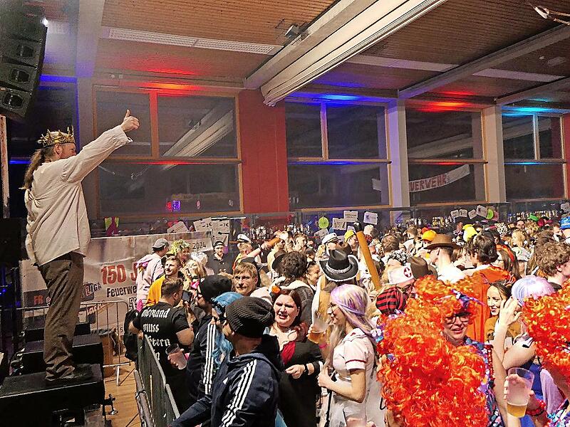 Um die Sicherheit in der Sport- und Kulturhalle Sand zu erh&ouml;hen, ist bei Veranstaltungen k&uuml;nftig der Einsatz von Brandschutzhelfern vorgeschrieben.