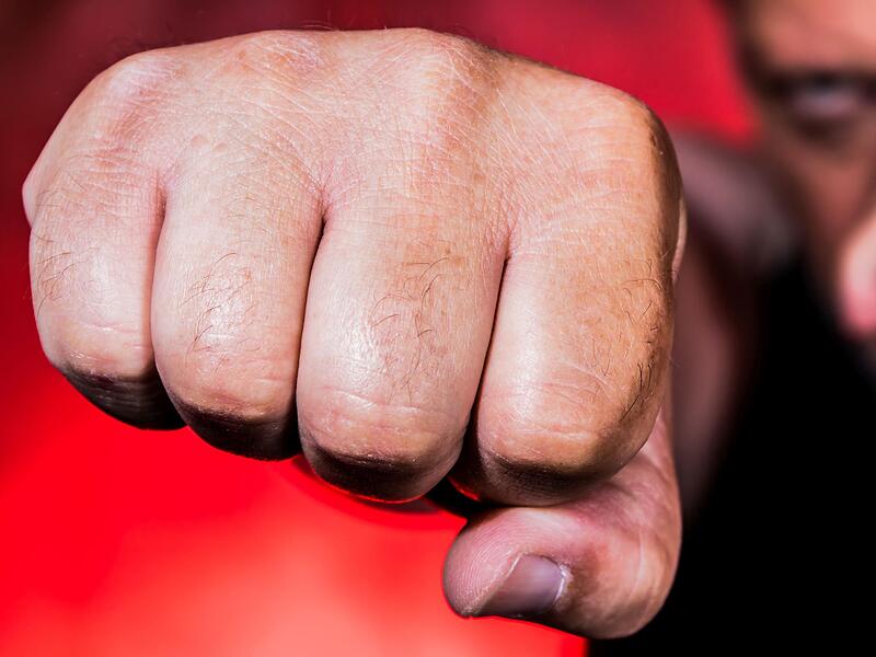 Zu einer Massenschl&auml;gerei mit etwa 14 Beteiligten am Samstagmorgen am Gr&uuml;nen Markt sucht die Polizei noch Zeugen.